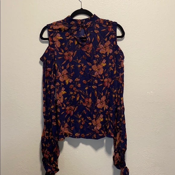 Nordstrom Tie Sleeve Cold Shoulder Top - Picture 5 of 7